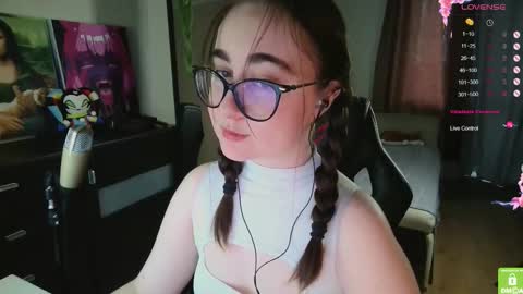 Snapshot of el_sweety chatting on September 11, 11:54 am If you like it when I meow give me a thumbs up online show from September 11, 11:54 am