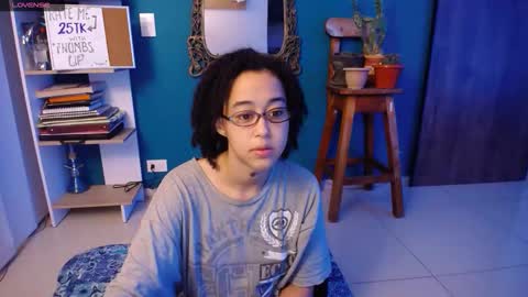 Ela  Help me reach 100 thumbs up online show from November 5, 8:08 am