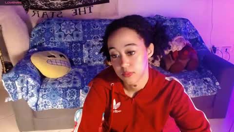 Ela  Help me reach 100 thumbs up online show from February 14, 12:30 am