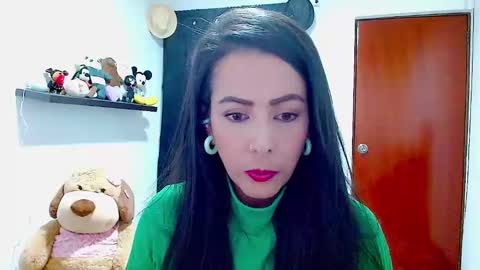 Snapshot of ela_3611 chatting on December 22, 1:12 am ela_3611 online show from December 22, 1:12 am