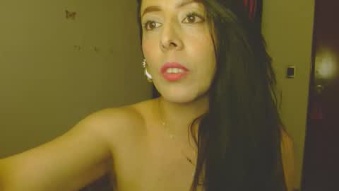 Snapshot of ela_3611 chatting on October 18, 5:32 am ela_3611 online show from October 18, 5:32 am