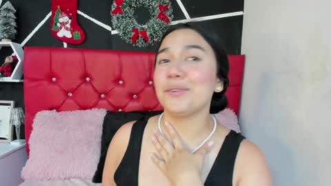 Snapshot of ela_hilton3 chatting on January 1, 7:10 pm Ela online show from January 1, 7:10 pm