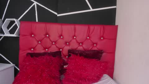 Snapshot of ela_hilton3 chatting on December 2, 8:09 pm Ela online show from December 2, 8:09 pm