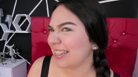 Snapshot of ela_hilton3 chatting on December 4, 7:34 pm Ela online show from December 4, 7:34 pm