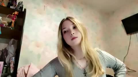 MIa online show from April 10, 12:33 pm