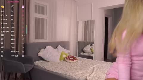 Eleanora online show from March 29, 5:12 pm