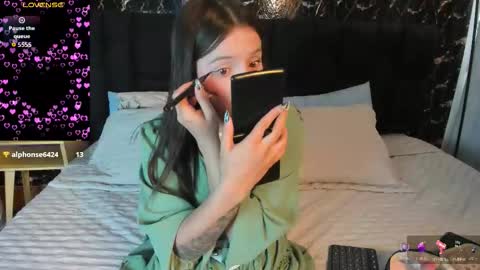 Snapshot of elecktra_sweet chatting on October 18, 8:32 pm Elecktra online show from October 18, 8:32 pm