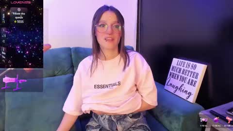 Snapshot of elecktra_sweet chatting on February 18, 7:43 pm Elecktra online show from February 18, 7:43 pm