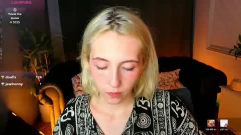 Elen  online show from May 10, 7:43 am