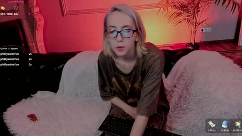 Elen  online show from May 6, 7:12 am