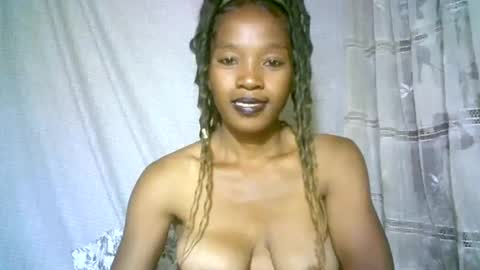 Snapshot of elenah0123 chatting on January 8, 5:27 am elenah013 online show from January 8, 5:27 am