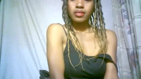 Snapshot of elenah0123 chatting on February 23, 5:17 am elenah013 online show from February 23, 5:17 am