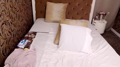 Snapshot of elenajuarez chatting on January 28, 10:34 pm ElenaJuarez online show from January 28, 10:34 pm