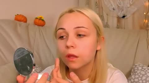 elenamonroee online show from October 20, 5:10 am