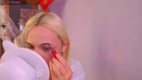 elenamonroee online show from October 25, 3:47 am