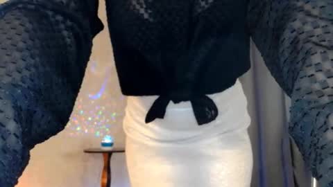 elenaza online show from November 26, 10:05 am