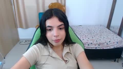 Snapshot of elenna_hotx chatting on March 5, 6:01 pm agnes online show from March 5, 6:01 pm