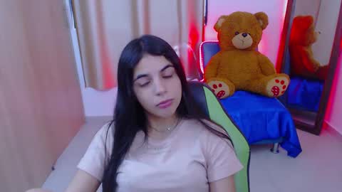 Snapshot of elenna_hotx chatting on February 10, 6:45 pm agnes online show from February 10, 6:45 pm