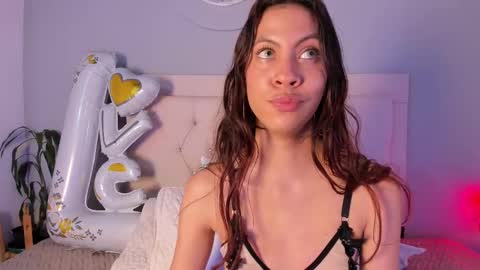 Snapshot of elevensky_ chatting on February 20, 8:25 pm Elevensky online show from February 20, 8:25 pm