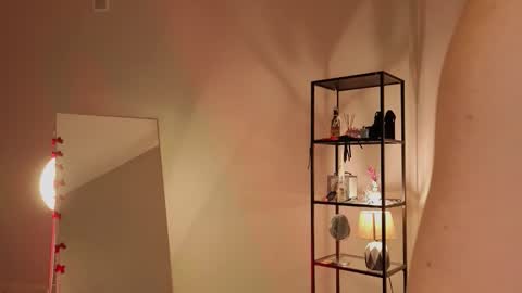 Elfie online show from January 13, 8:40 am