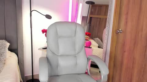 Eli online show from October 15, 12:52 pm