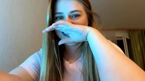 Louise online show from May 4, 9:51 pm