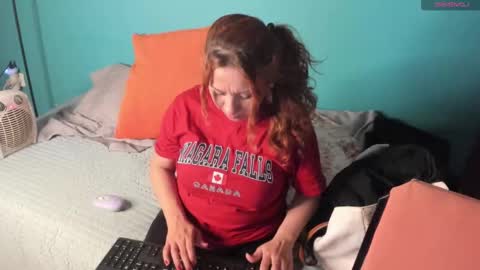 elifgirasol online show from February 15, 11:49 pm