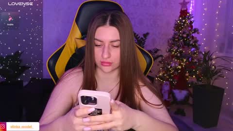 Snapshot of elinkalove chatting on December 23, 6:16 pm Elina online show from December 23, 6:16 pm
