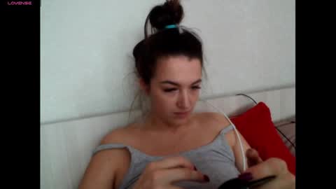 elisa_dove208 online show from October 20, 5:21 am