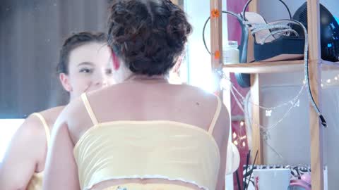 Snapshot of elisabethdavis chatting on January 17, 3:32 pm ElisabethDavis online show from January 17, 3:32 pm