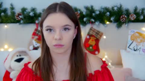 Snapshot of elisabethdavis chatting on December 18, 3:11 pm ElisabethDavis online show from December 18, 3:11 pm