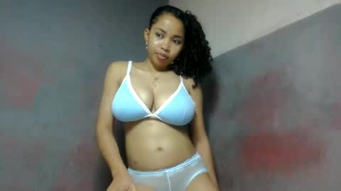elisabethee online show from June 4, 9:52 pm