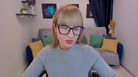 Snapshot of elisabethmills chatting on January 26, 10:45 am Elisabeth online show from January 26, 10:45 am