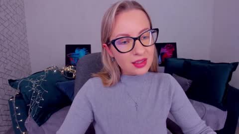 Snapshot of elisabethmills chatting on March 12, 12:47 pm Elisabeth online show from March 12, 12:47 pm