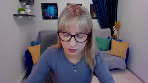 Snapshot of elisabethmills chatting on January 28, 4:52 pm Elisabeth online show from January 28, 4:52 pm