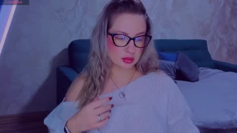 Snapshot of elisabethmills chatting on October 17, 9:51 pm Elisabeth online show from October 17, 9:51 pm