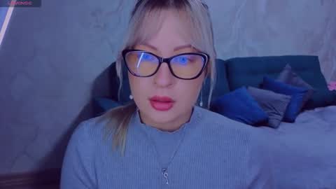 Snapshot of elisabethmills chatting on September 14, 6:28 pm Elisabeth online show from September 14, 6:28 pm