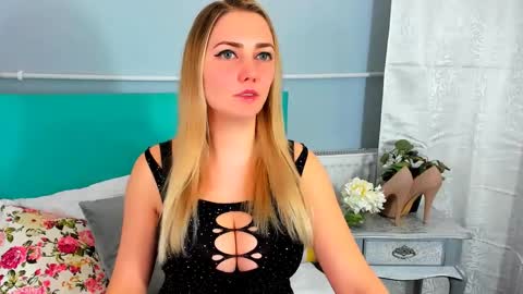 Snapshot of eliseshining chatting on January 28, 1:05 pm Elise online show from January 28, 1:05 pm