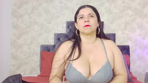 Elizabeth online show from January 11, 12:15 am