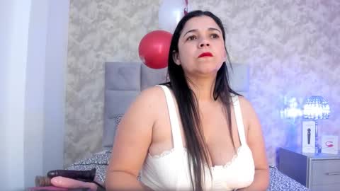 Elizabeth online show from February 17, 9:54 pm