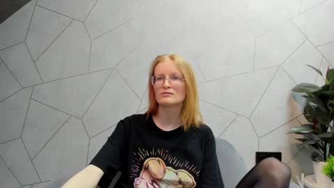 Elizabeth online show from February 13, 8:27 am