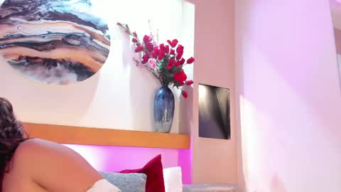   online show from April 28, 3:38 pm