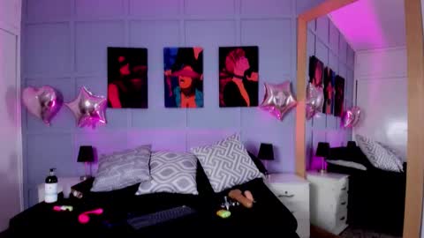  Elizabeth online show from October 22, 10:15 pm