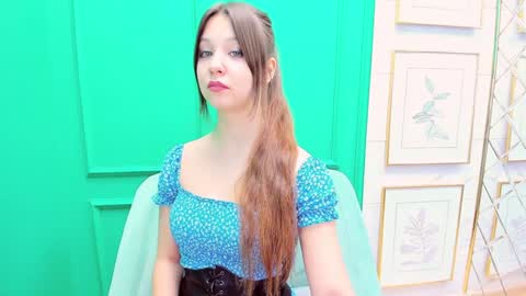 Eliza online show from December 22, 1:22 pm