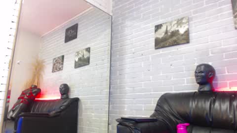 Snapshot of elizatex chatting on December 21, 6:11 pm online show from December 21, 6:11 pm