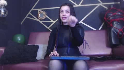 Snapshot of elizatex chatting on December 11, 10:27 pm online show from December 11, 10:27 pm