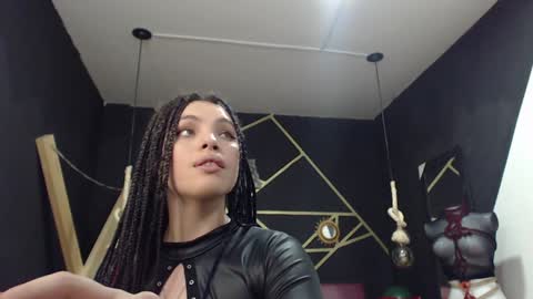 Snapshot of elizatex chatting on December 6, 9:45 pm online show from December 6, 9:45 pm