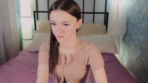 Snapshot of elizzza_ chatting on September 13, 5:48 am elizzza_ online show from September 13, 5:48 am