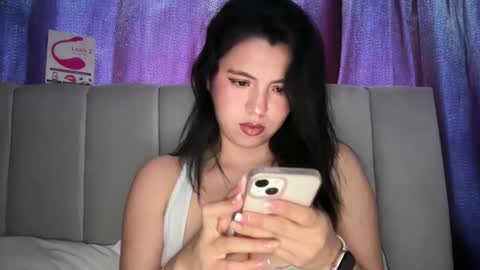 Ella  online show from September 23, 4:05 pm