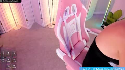 ella_foxx online show from June 11, 2:53 am